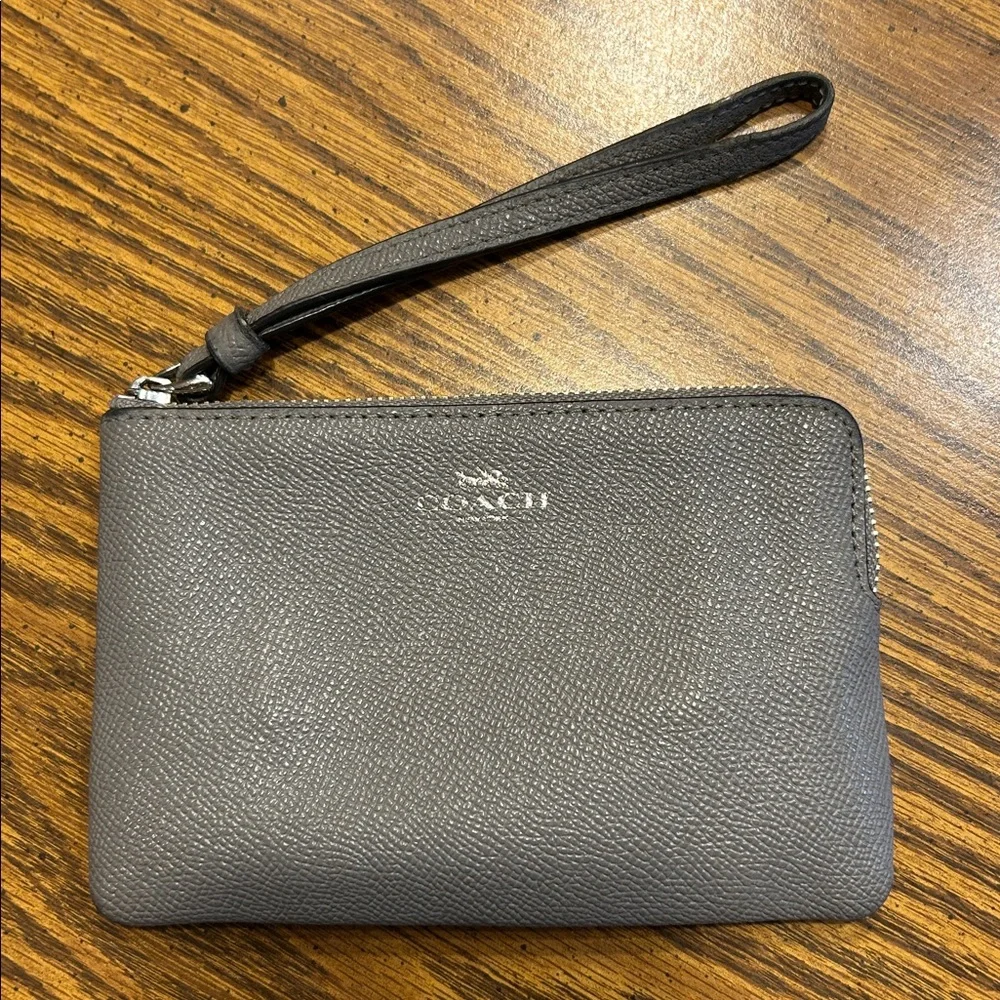 Coach Corner Zip Wristlet Pebble Gray